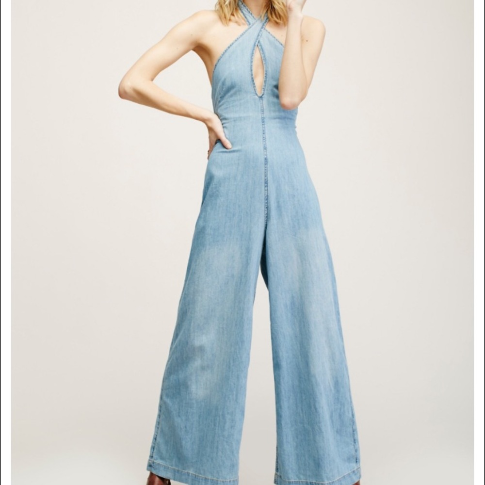FREE PEOPLE SIZE 10 LIGHT DENIM JUMPSUIT (WALK ON)